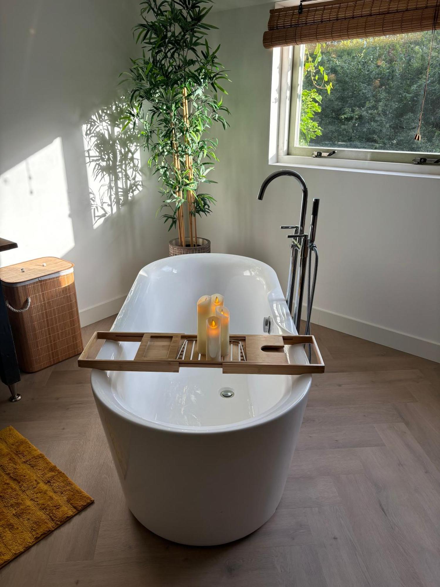 Bamboe Suite Bentveld Met Ligbad En Gratis Parkeren Bagian luar foto